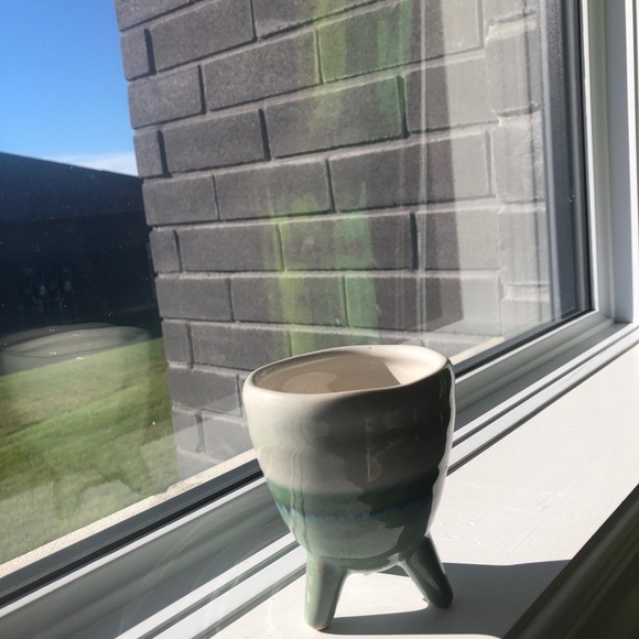 Small Plant Pot - Picture 3 of 5